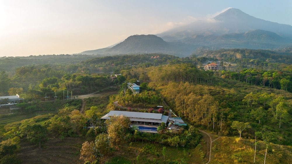 Royal Caravan Hotel Trawas -1 estrelas em Trawas