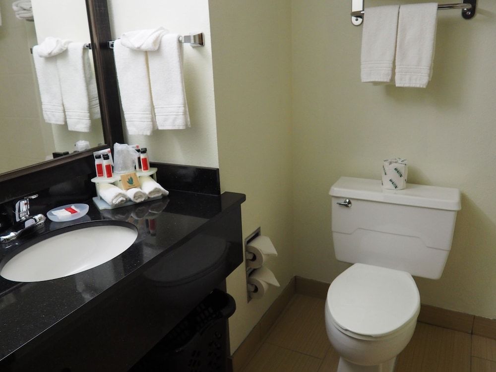 Days Inn by Wyndham Petoskey 3