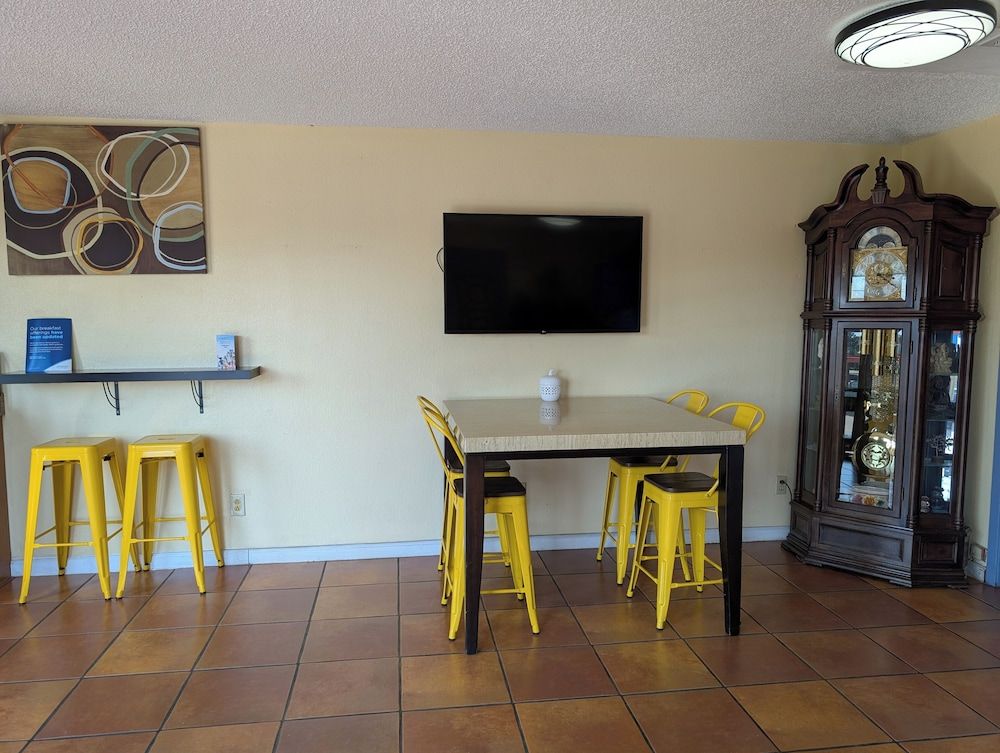 Days Inn by Wyndham Arcadia Louisiana 3