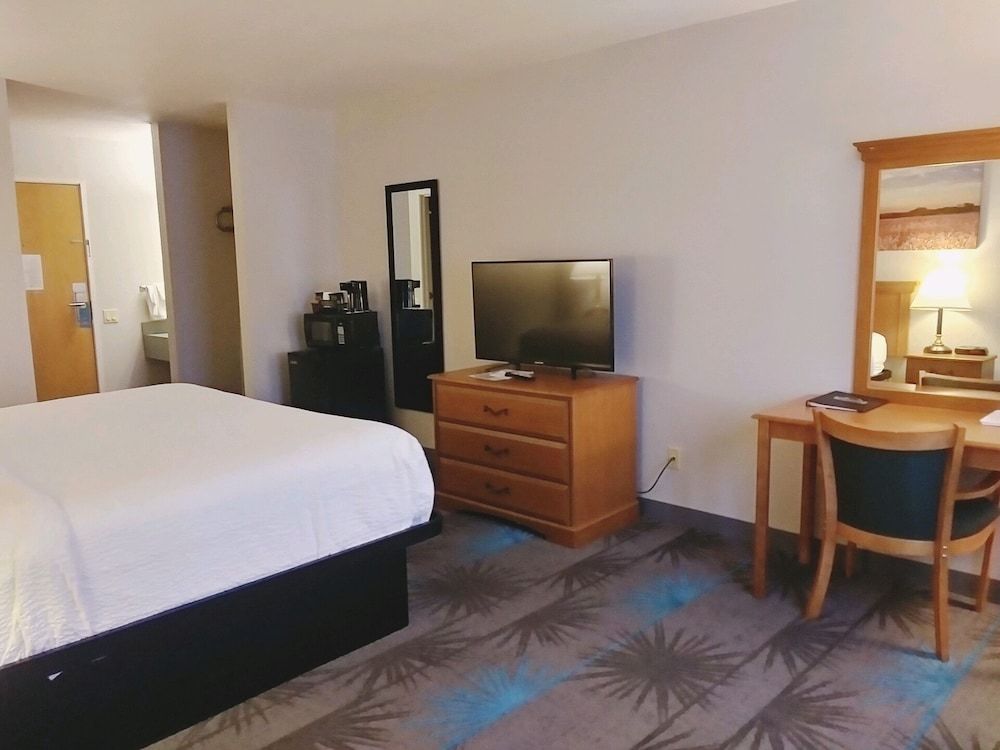 Days Inn by Wyndham Osage Beach Lake of the Ozarks 3