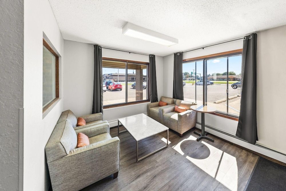 Days Inn by Wyndham Winona 2