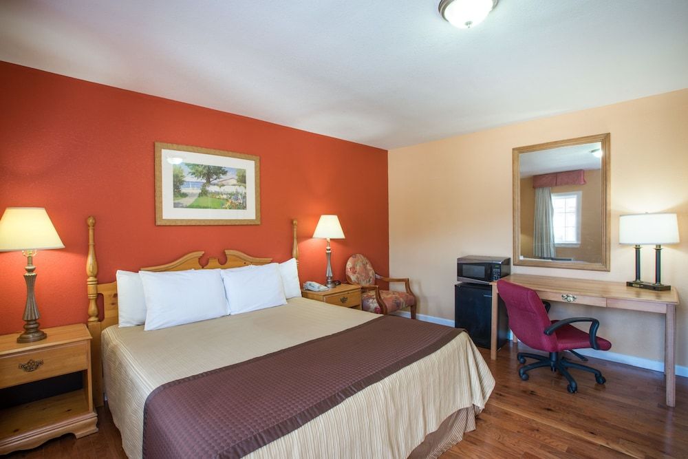 The Hillside Hotel 3