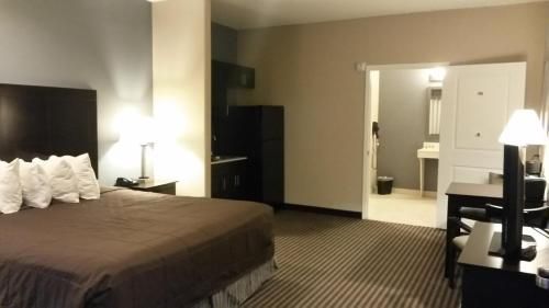Atria Inn & Suites 3