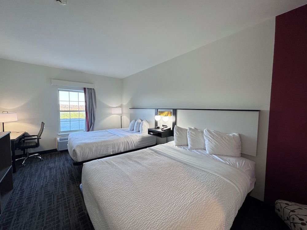 Ramada by Wyndham Sparta/At Speedway 3