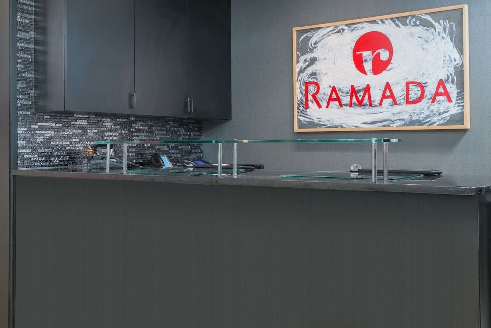 Ramada by Wyndham Catlettsburg/Ashland 3