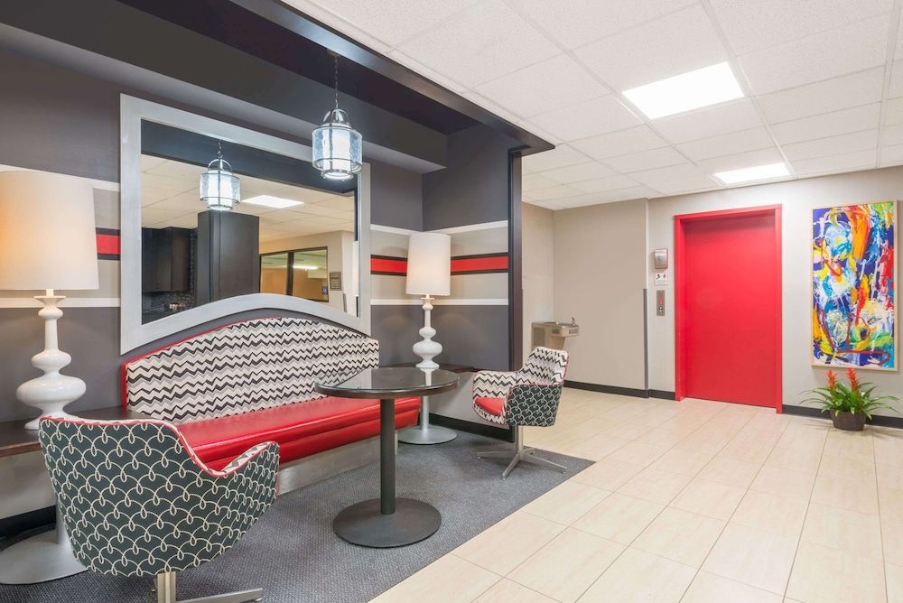 Ramada by Wyndham Catlettsburg/Ashland 2