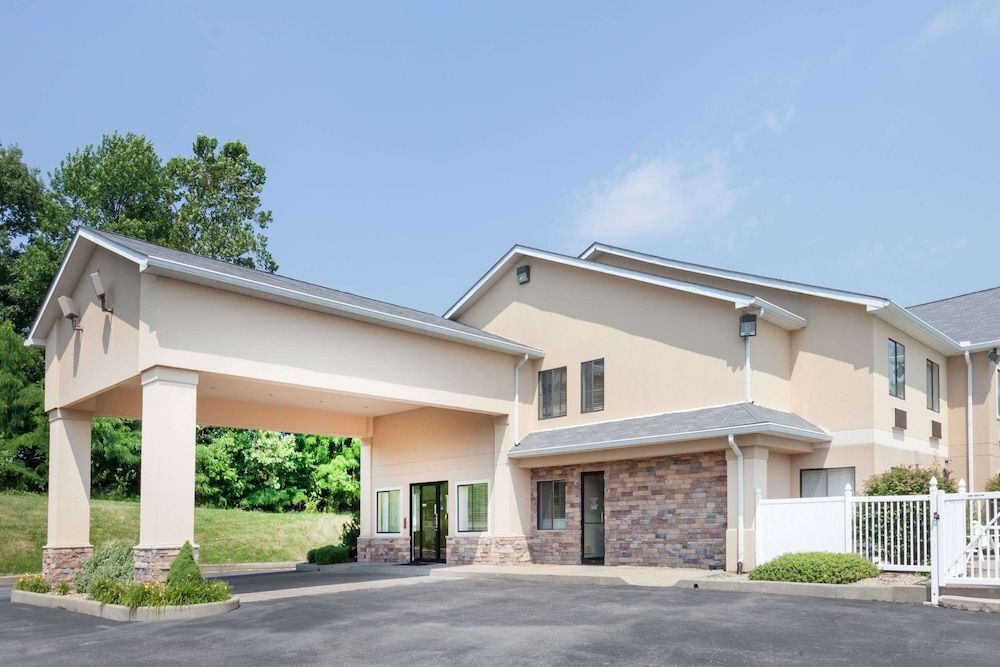 Ramada by Wyndham Tell City 3 estrelas em Tell City