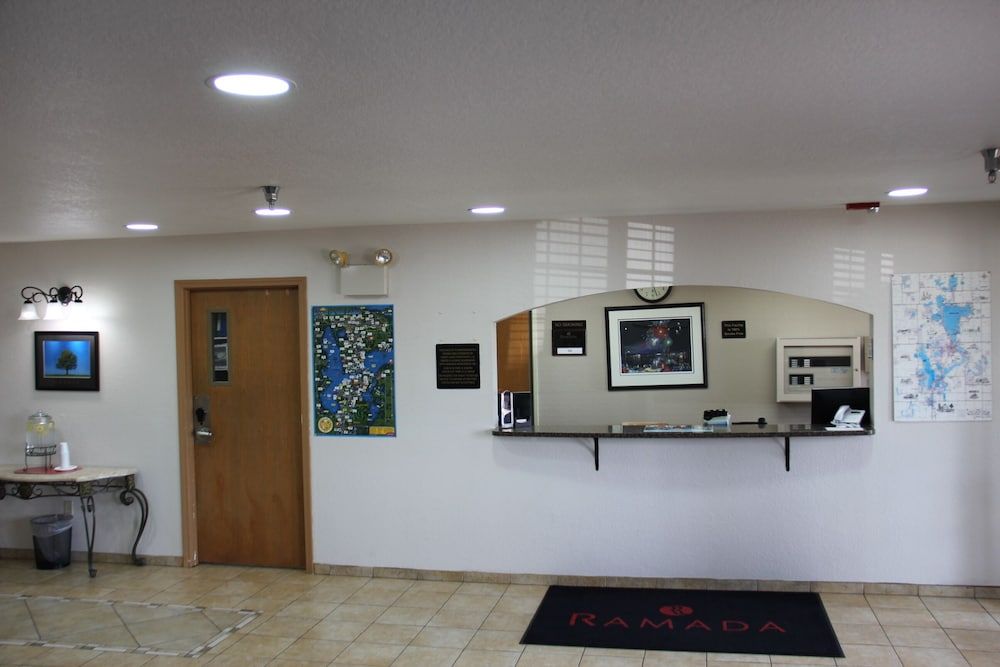 Ramada by Wyndham Spirit Lake/Okoboji 2