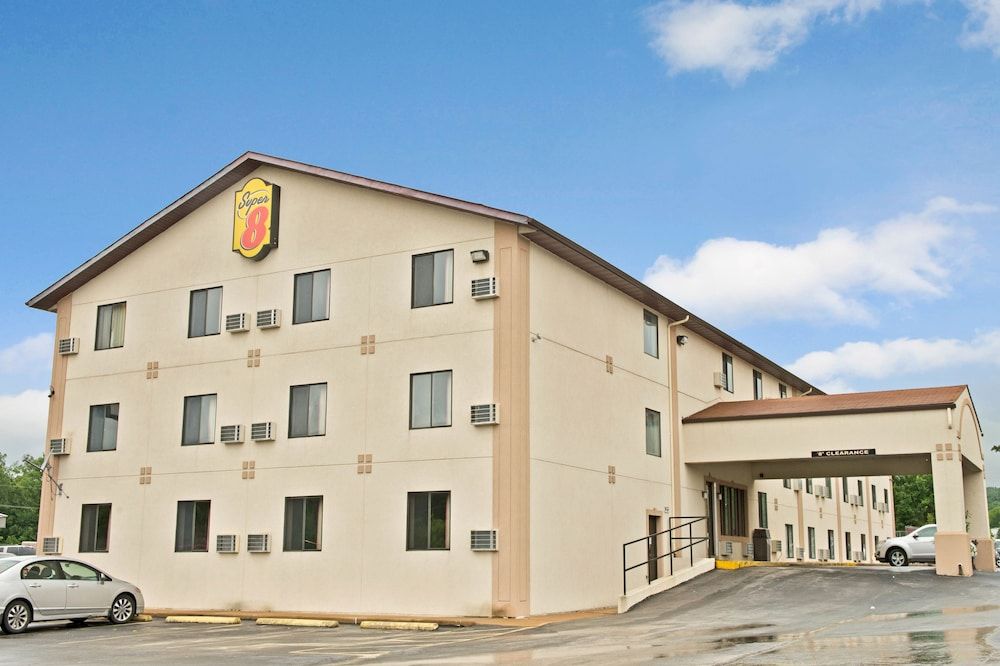 Super 8 by Wyndham Eureka/Six Flags Nearby 2 estrelas em Eureka