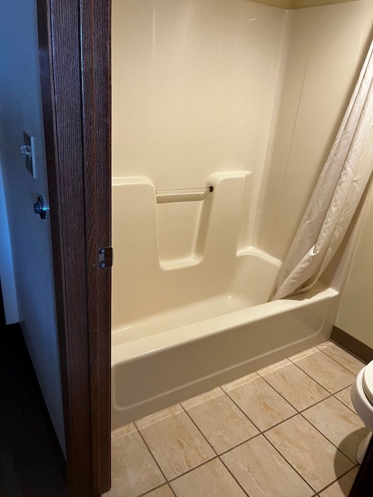 Super 8 by Wyndham Smithville/Kansas City 3