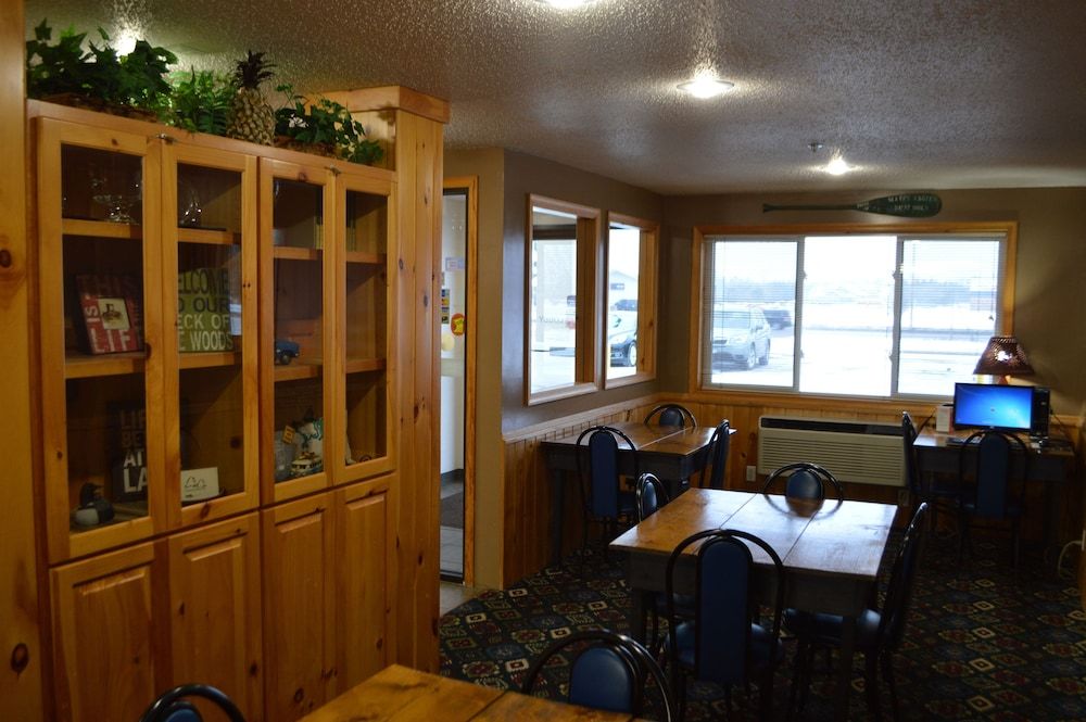 Super 8 by Wyndham Park Rapids 2