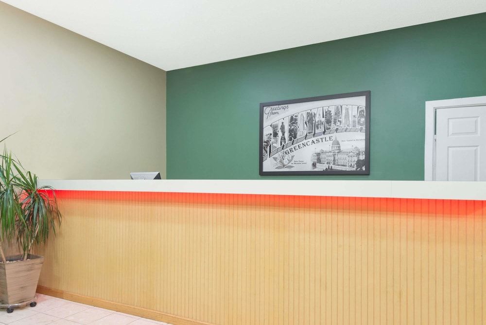 Super 8 by Wyndham Greencastle 2