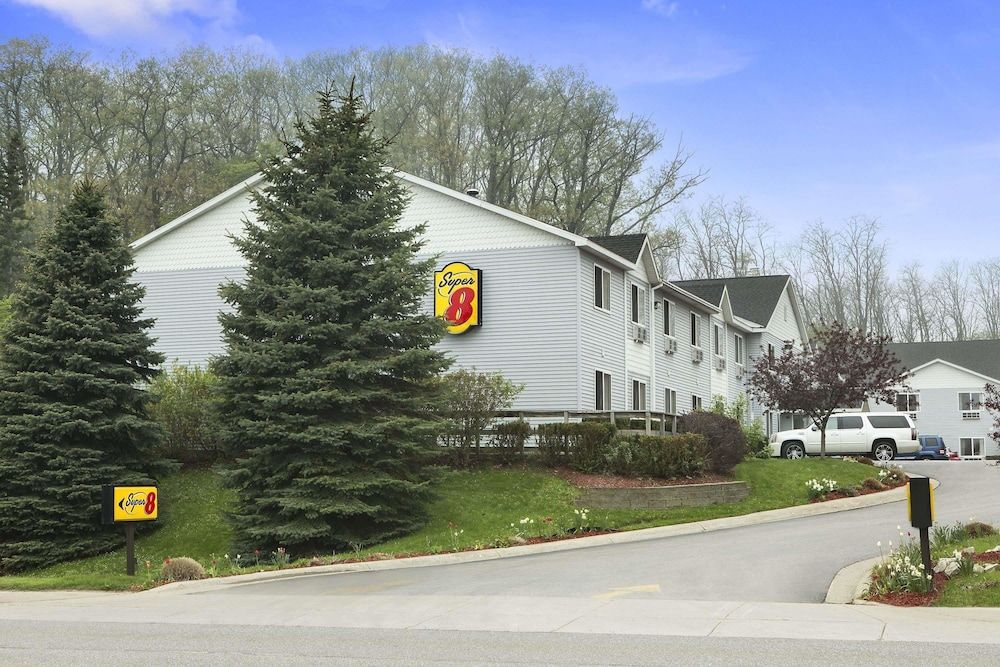 Super 8 by Wyndham Manistee 2 estrelas em Manistee