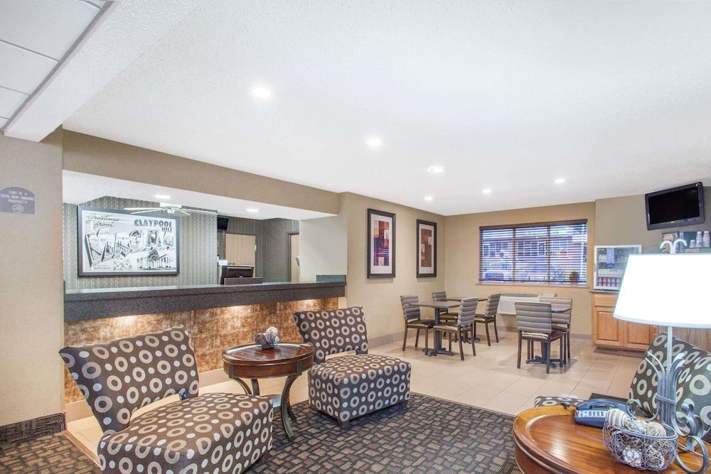 Super 8 by Wyndham Richlands/Claypool Hill Area 2