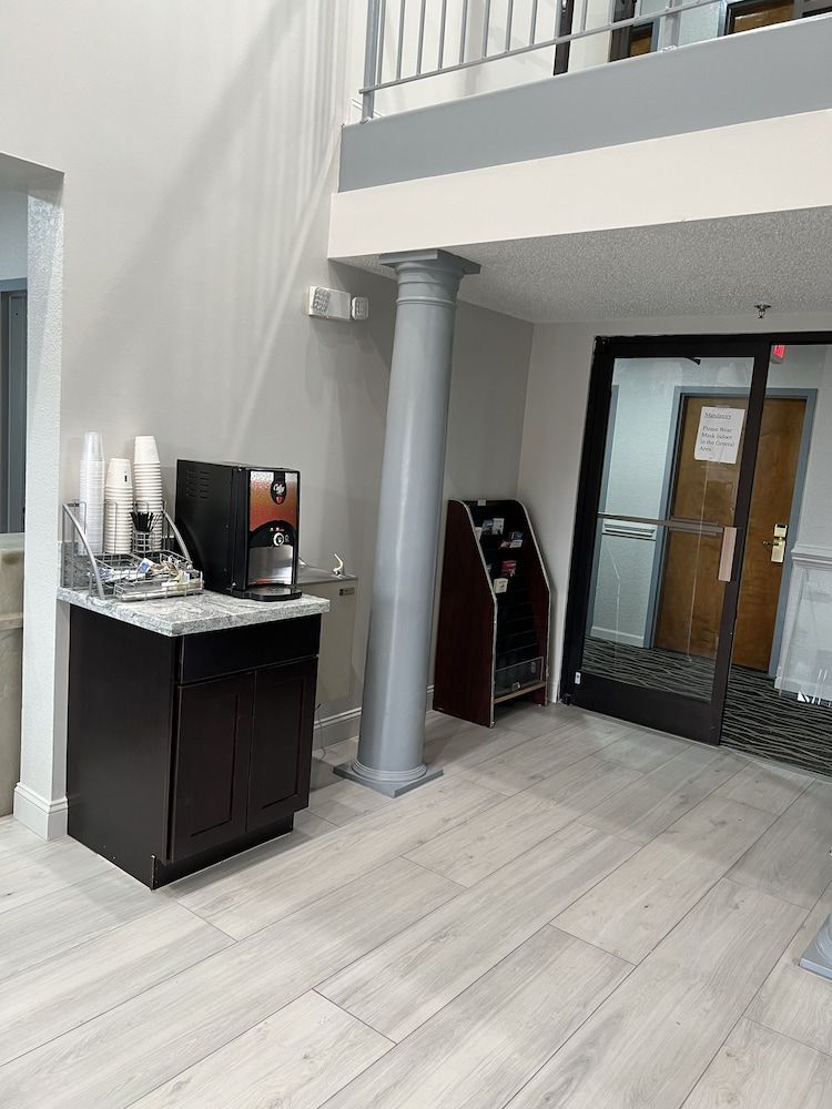 Super 8 by Wyndham Clemmons/Bermuda Run/Winston-Salem I-40 2