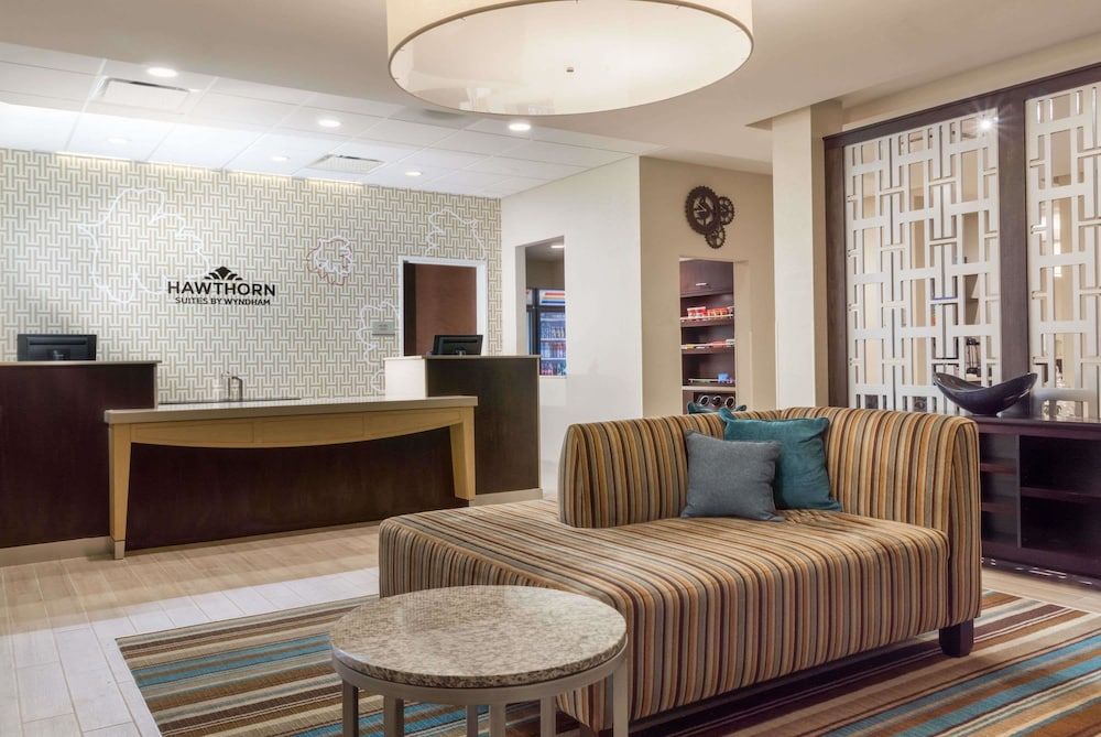 Hawthorn Suites by Wyndham Wheeling at the Highlands 2