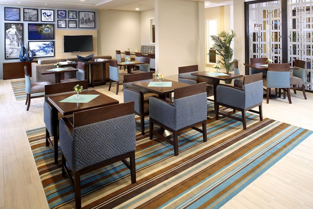Hawthorn Suites by Wyndham Wheeling at the Highlands 3 estrelas em Triadelphia