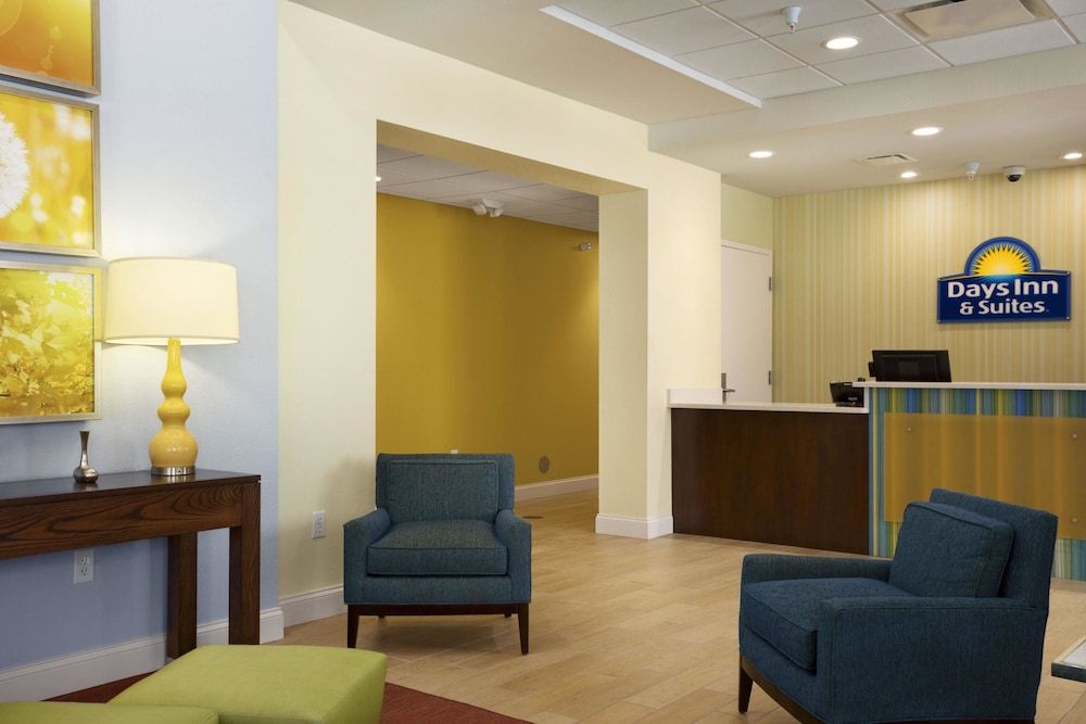 Days Inn & Suites by Wyndham Caldwell 3