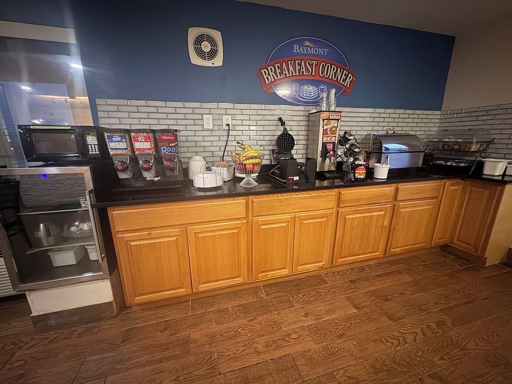 Baymont Inn & Suites by Wyndham Richmond 2