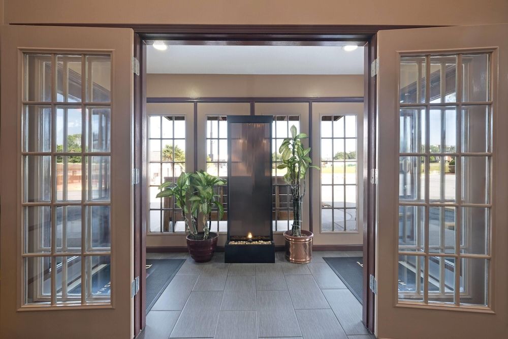 Baymont by Wyndham Commerce GA Near Tanger Outlets Mall 3