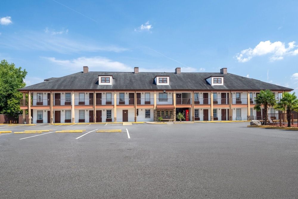 Baymont by Wyndham Commerce GA Near Tanger Outlets Mall 2 estrelas em Commerce