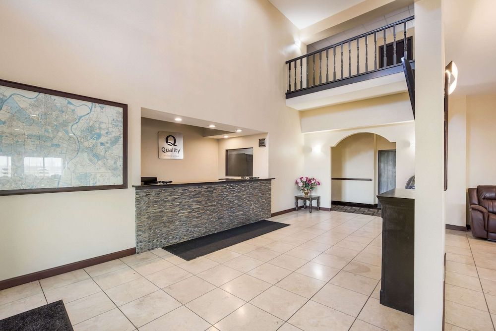 Quality Inn & Suites Caseyville 2