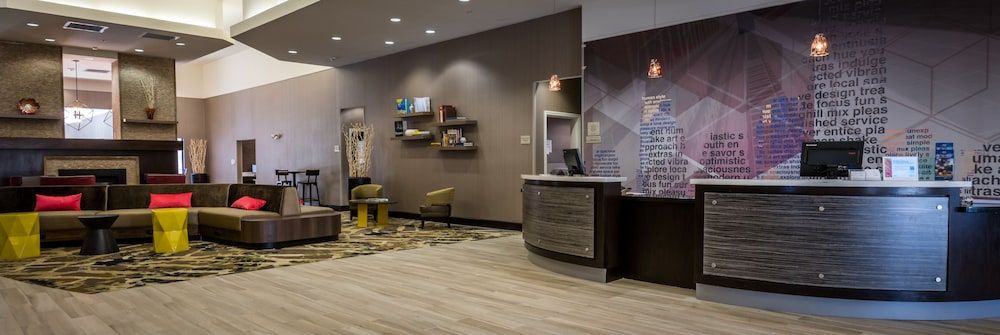 SpringHill Suites by Marriott Denton 2