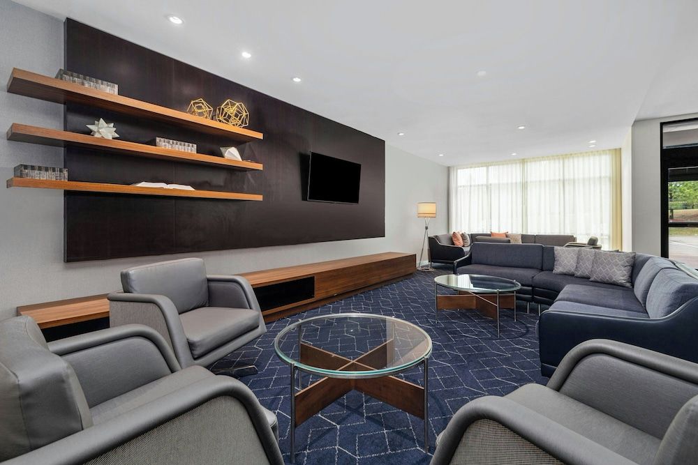 Courtyard by Marriott Oxford 3