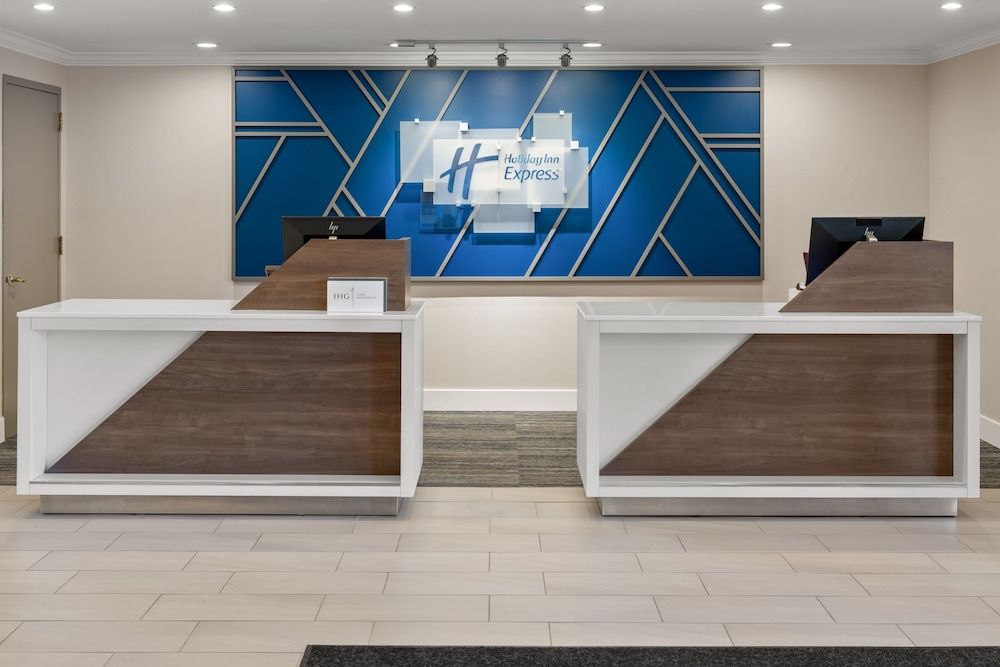 Holiday Inn Express Stony Brook-Long Island 2