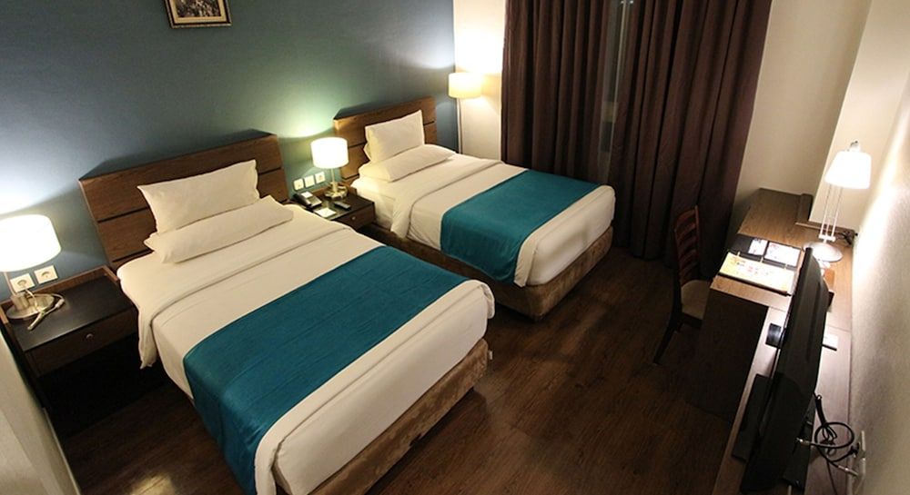 Forbis Hotel 4 estrellas en Serang