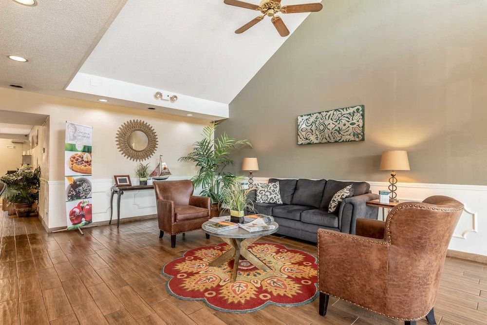 Quality Inn Decatur River City 2