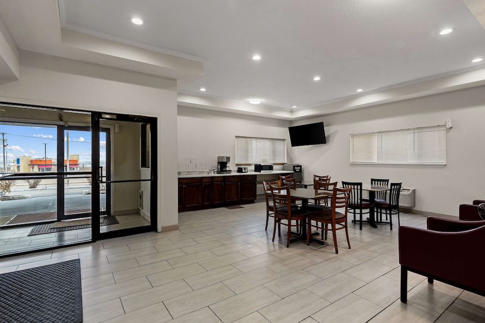 Red Lion Inn & Suites Caseyville 2