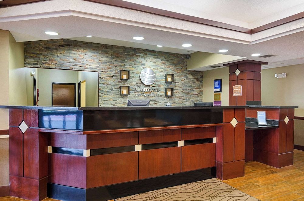 Comfort Inn & Suites Hutchinson 2