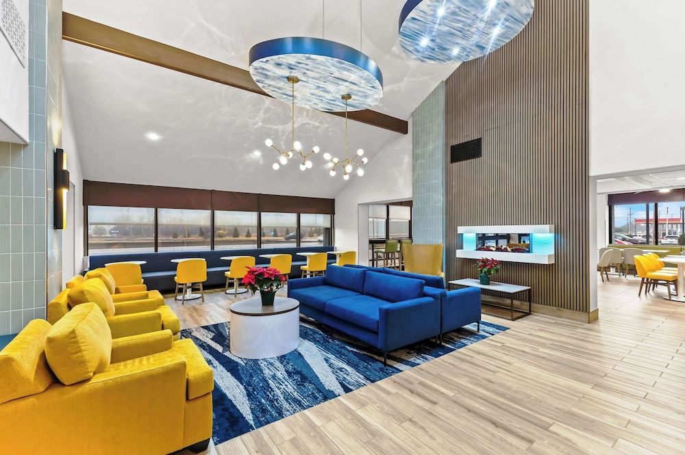 Comfort Inn & Suites Evansville Airport 3