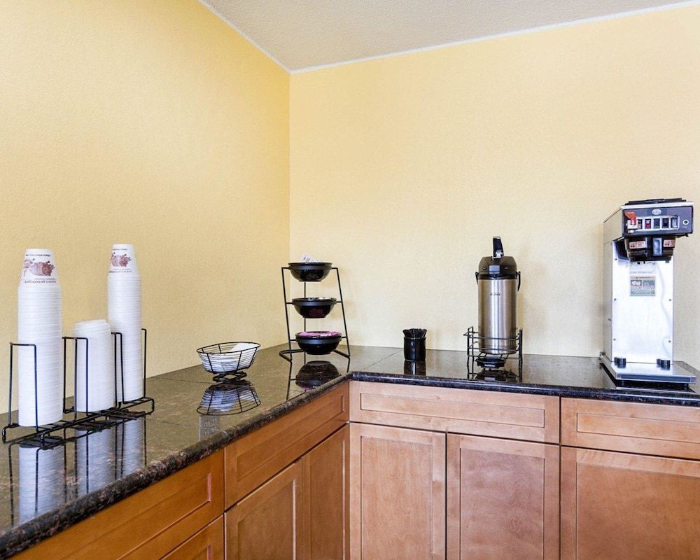 Rodeway Inn Joint Base Andrews Area 2