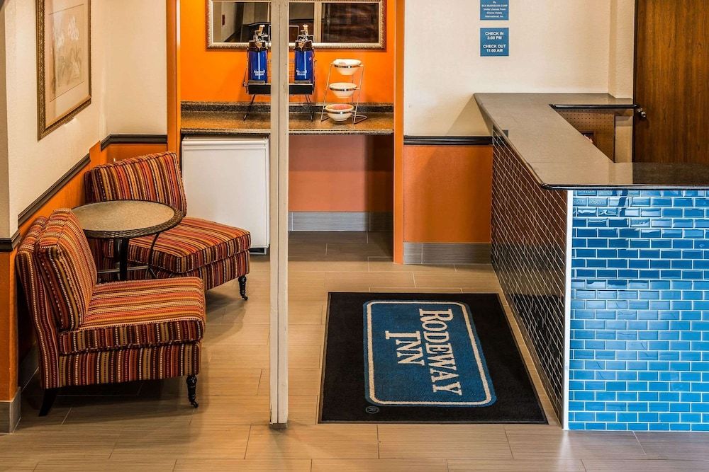 Rodeway Inn Muskegon Airport 3