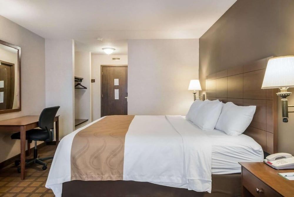 Quality Inn & Suites Newberry 3