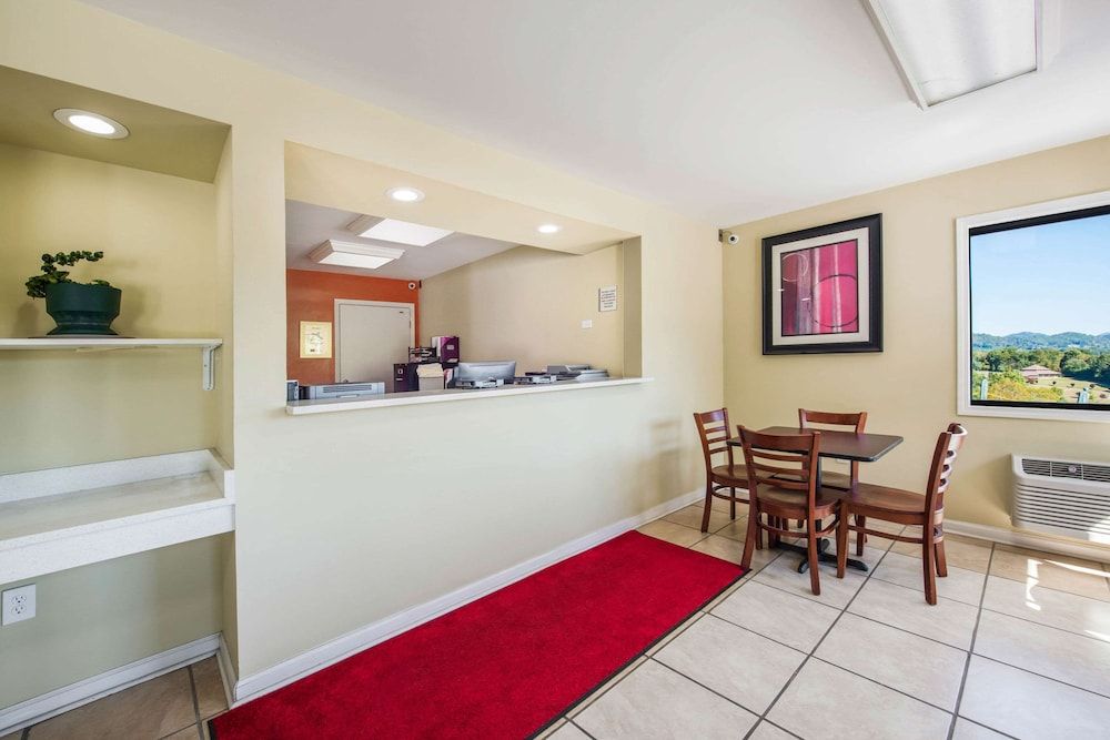 Econo Lodge Waynesville 2