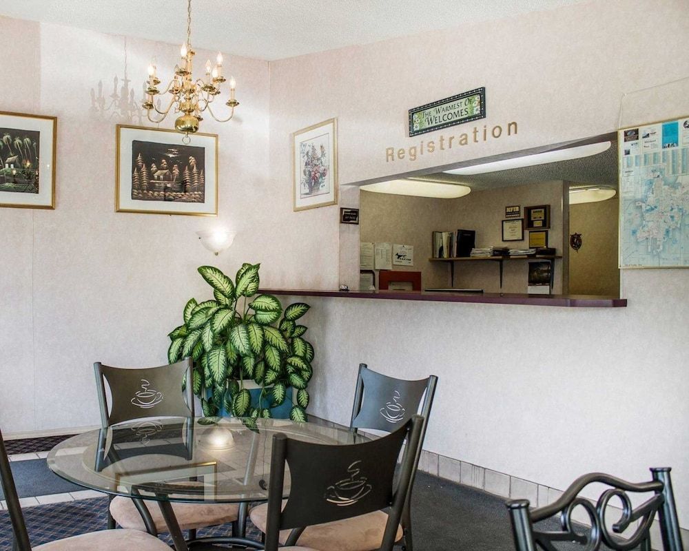 Rodeway Inn Findlay Area 2