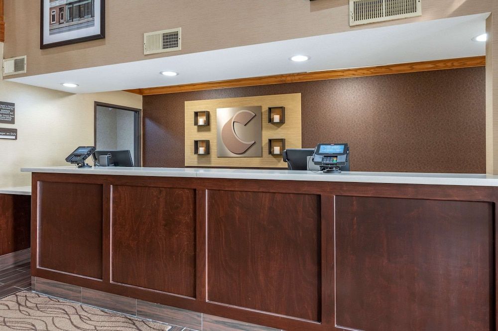 Comfort Inn & Suites Napoleon Area 2
