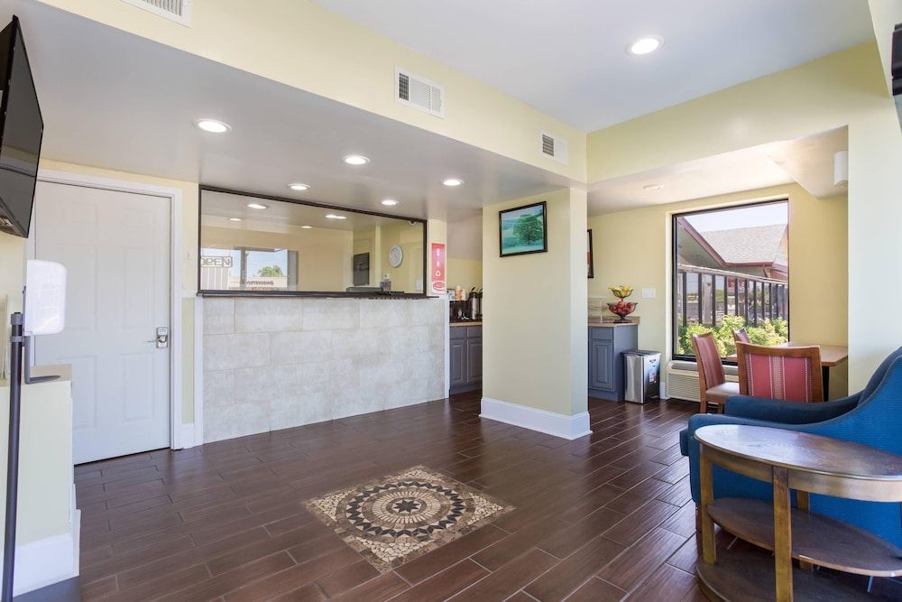 Econo Lodge Gallatin - Metro Nashville 2