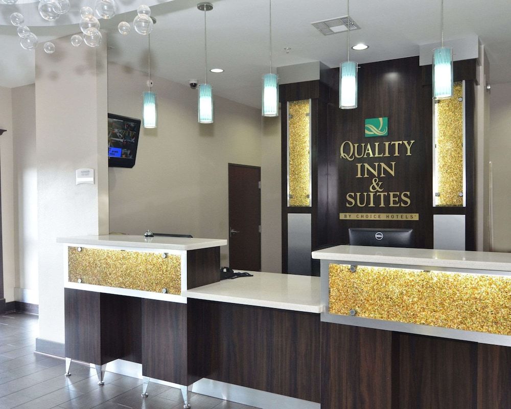 Quality Inn & Suites Kenedy - Karnes City 2