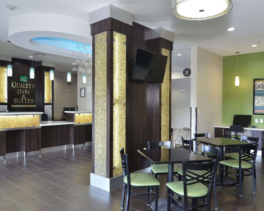 Quality Inn & Suites Kenedy - Karnes City 3