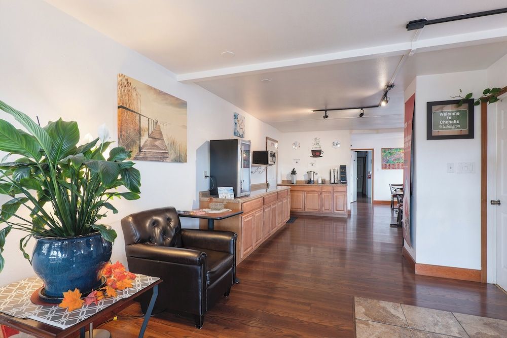 Travelodge by Wyndham Chehalis 2