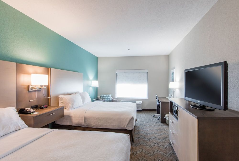 Holiday Inn Hotel & Suites Lake City 3