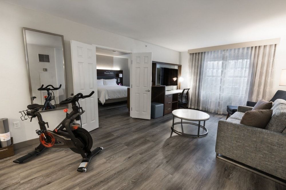 Even Hotel Tinley Park Hotel & Convention Center 3