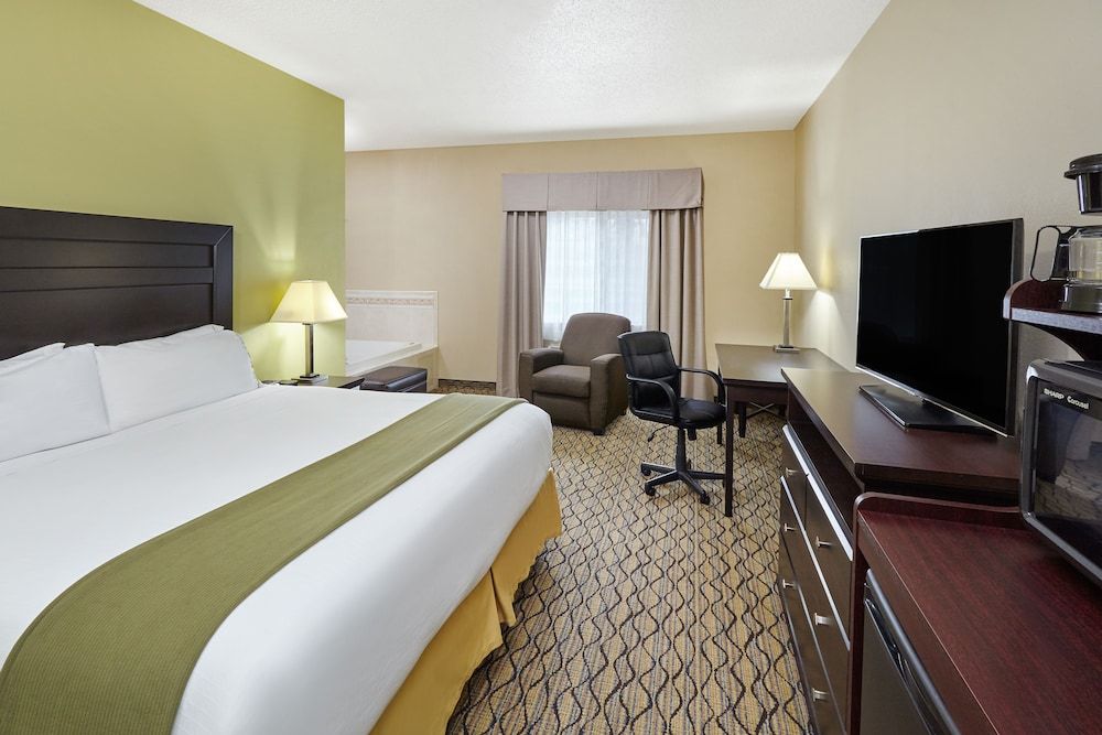 Holiday Inn Express & Sts Chicago - Libertyville 3