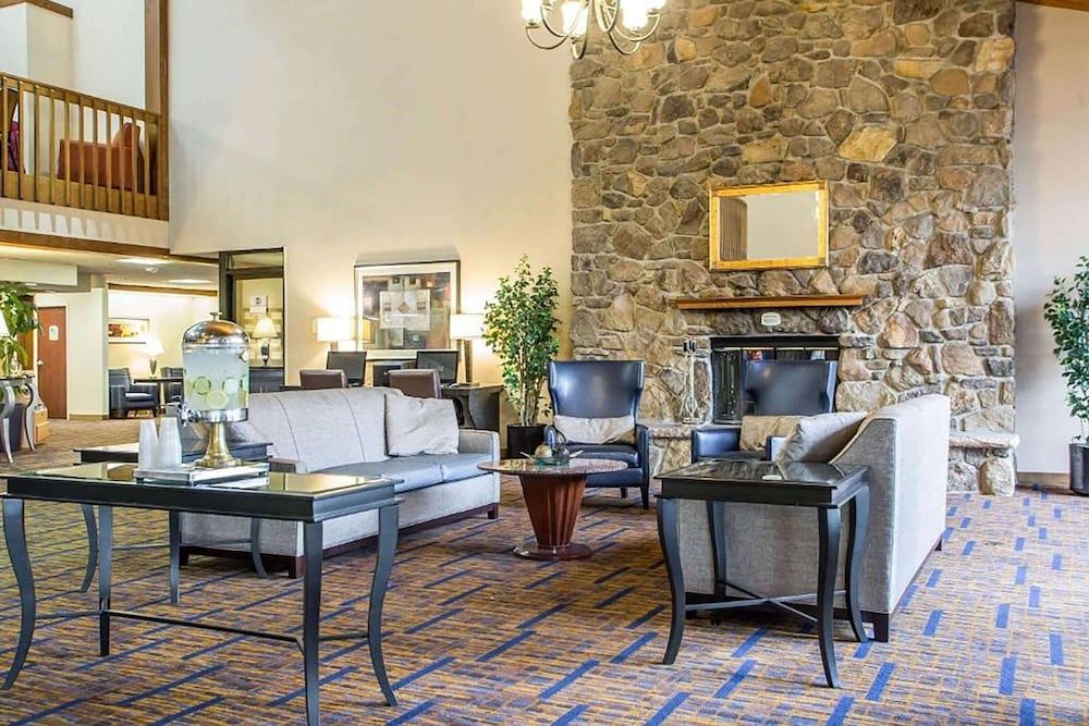 Howard Johnson by Wyndham Merrillville 3