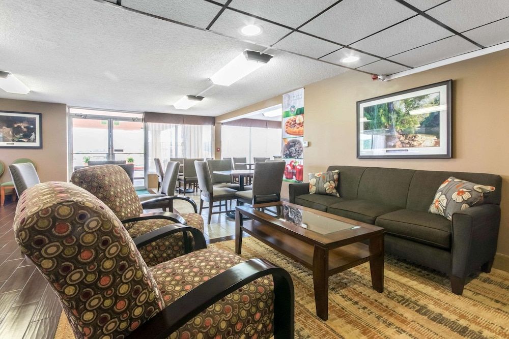Quality Inn & Suites Horse Cave - Cave City 2