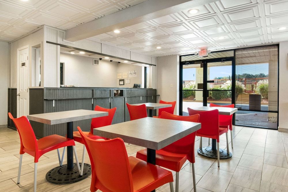 Econo Lodge Conyers 2